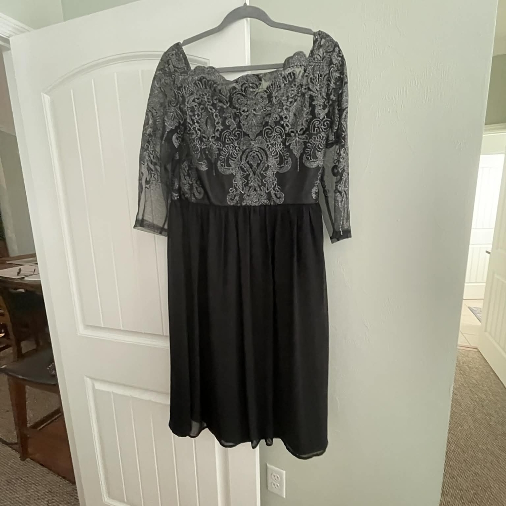 Nordstrom Black Embroidered Lace Bodice Midi Dress